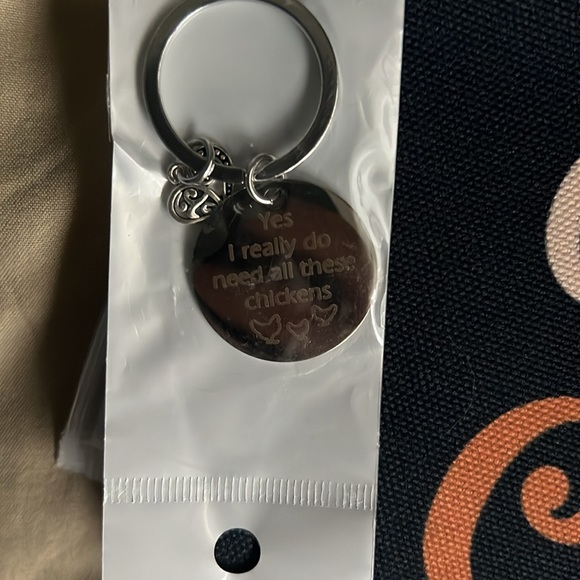 NWT Chicken makeup bag and keychain - Picture 2 of 5